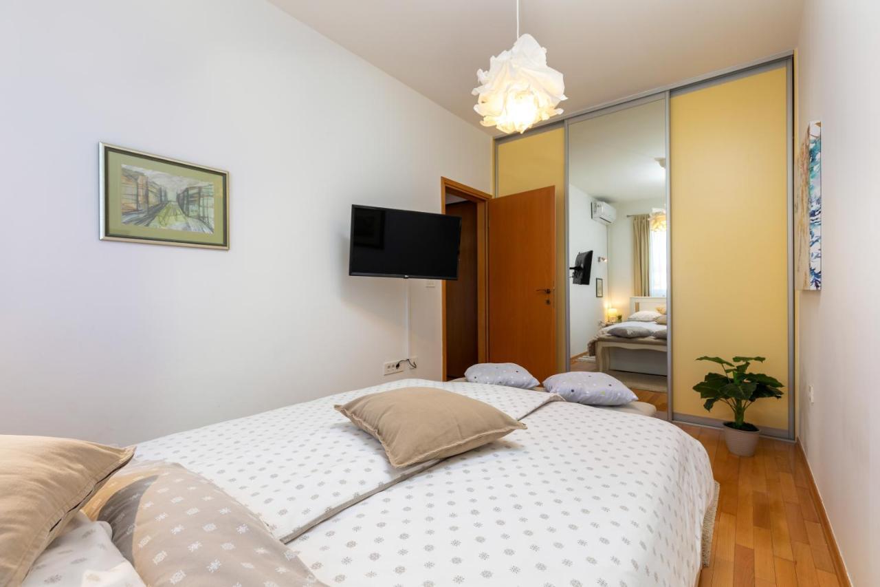Ferienwohnung Duplex + Garage Rovinj Exterior foto
